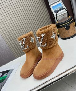 p. Classic Lv snow boots are made of handmade patchwork fabric, and each pair of shoes consu0kyr8z5h