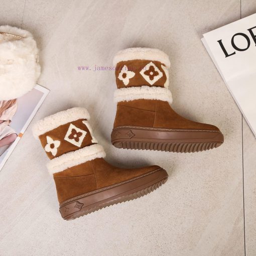p. Classic Lv snow boots are made of handmade patchwork fabric, and each pair of shoes consuvwt6hyxe - Image 4