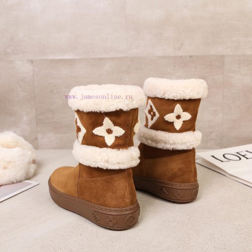 p. Classic Lv snow boots are made of handmade patchwork fabric, and each pair of shoes consuvwt6hyxe - Image 6