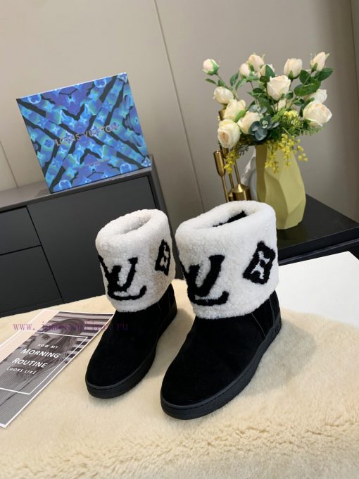 p. Classic Lv snow boots are made of handmade patchwork fabric, and each pair of shoes consunicrk7ut