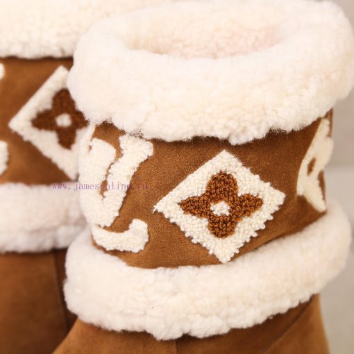p. Classic Lv snow boots are made of handmade patchwork fabric, and each pair of shoes consuvwt6hyxe - Image 7