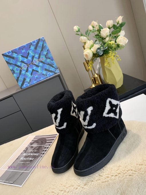 p. Classic Lv snow boots are made of handmade patchwork fabric, and each pair of shoes consulea4win8 - Image 4