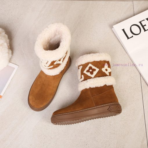 p. Classic Lv snow boots are made of handmade patchwork fabric, and each pair of shoes consuvwt6hyxe - Image 9