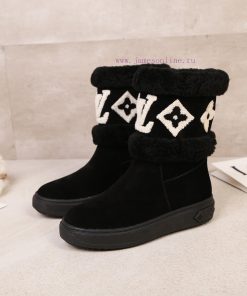 p. Classic Lv snow boots are made of handmade patchwork fabric, and each pair of shoes consuwwtp9xwi