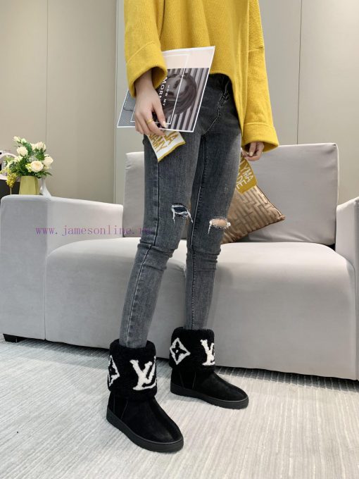 p. Classic Lv snow boots are made of handmade patchwork fabric, and each pair of shoes consulea4win8 - Image 9