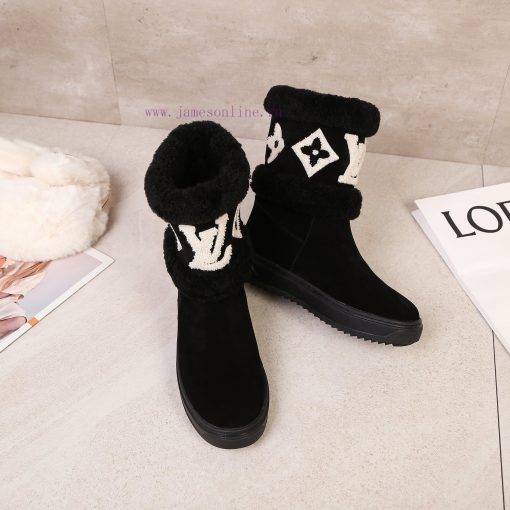 p. Classic Lv snow boots are made of handmade patchwork fabric, and each pair of shoes consuwwtp9xwi - Image 6