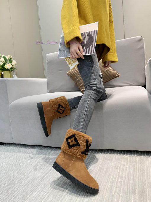 p. Classic Lv snow boots are made of handmade patchwork fabric, and each pair of shoes consu72acjqwp - Image 8
