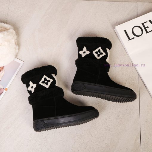 p. Classic Lv snow boots are made of handmade patchwork fabric, and each pair of shoes consuwwtp9xwi - Image 7