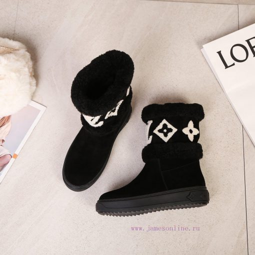 p. Classic Lv snow boots are made of handmade patchwork fabric, and each pair of shoes consuwwtp9xwi - Image 8