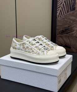 Dior inserts new colorsDior 25 Spring/Summer Thick soled Embroidered SneakersThe thickened sddweqvo8