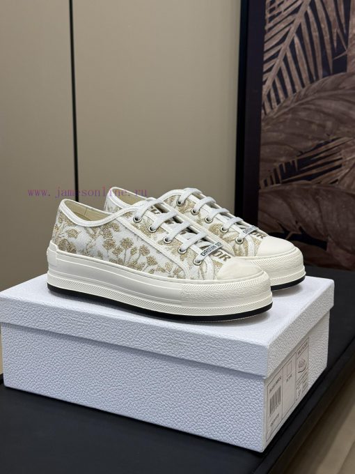 Dior inserts new colorsDior 25 Spring/Summer Thick soled Embroidered SneakersThe thickened sddweqvo8