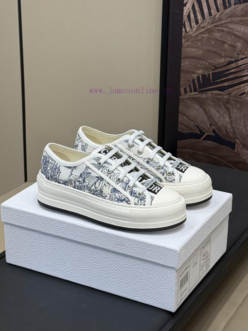 Dior inserts new colorsDior 25 Spring/Summer Thick soled Embroidered SneakersThe thickened szezqsj4d