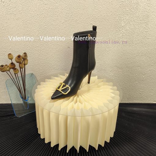 Long boots and short boots 450𝑽𝒂𝒍𝒆𝒏𝒕𝒊𝒏𝒐ValentinoSharp metal buckle bootsFabric calf leatherLj7jv4etn - Image 6