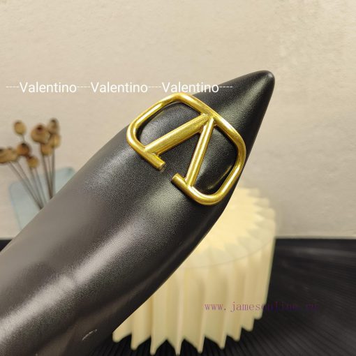 Long boots and short boots 450𝑽𝒂𝒍𝒆𝒏𝒕𝒊𝒏𝒐ValentinoSharp metal buckle bootsFabric calf leatherLj7jv4etn - Image 7