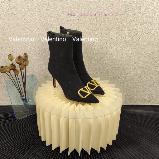 Long boots and short boots 450𝑽𝒂𝒍𝒆𝒏𝒕𝒊𝒏𝒐ValentinoSharp metal buckle bootsFabric calf leatherLtgz1u1gk