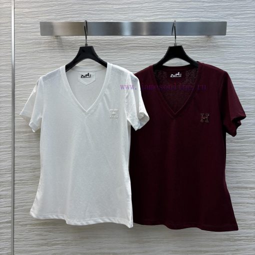 CT77525 Hermes V-neck T-shirt With Minimalist Vintage Style Made Up Of Classic Beads And Beads ydqzxf6v - Image 2
