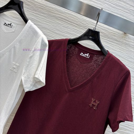 CT77525 Hermes V-neck T-shirt With Minimalist Vintage Style Made Up Of Classic Beads And Beads ydqzxf6v - Image 6