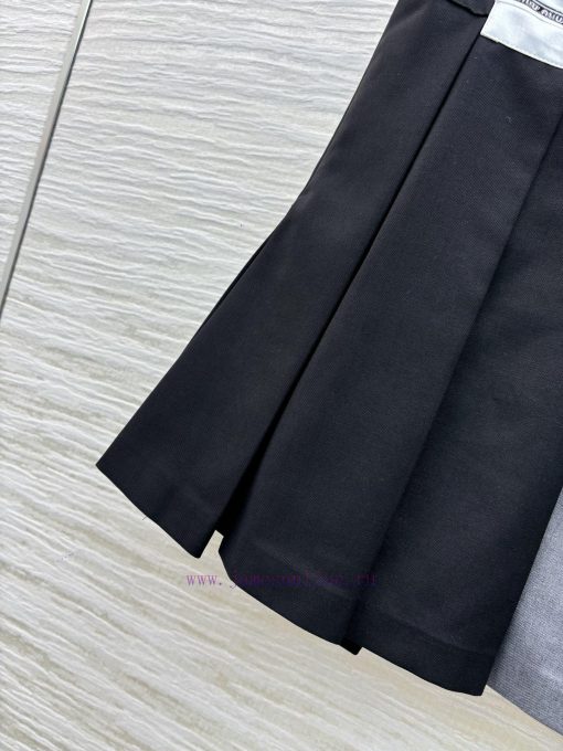 CB77557 Prada 25 Spring/Summer Color Contrast Splicing Hundred Fold Half Skirt Paired With A Co w1nzkpka - Image 6