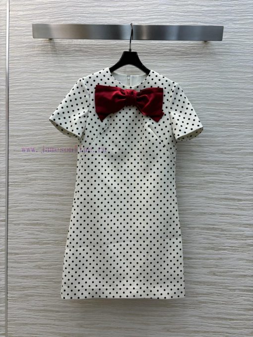 CL77570 Valentino 25 Spring/Summer New Collection Red Velvet Decorative Polka Dot Print Short S v43zyf9a
