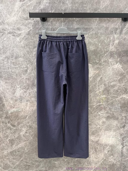 ZT60702 Prada 25Ss Early Spring New Collection Color Contrasting Edge Triangular Logo Decorativ 3aw4ga6i - Image 9