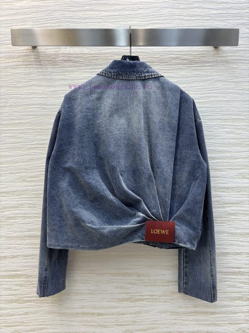 CW76892 Loewe 25 Early Spring New Collection Pleated Logo Leather Decoration Lapel Denim Jacket hzv3ykys - Image 8