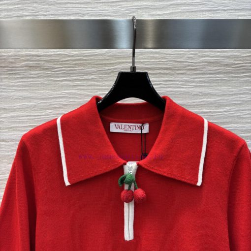 CT77005 Valentino 25 Early Spring New Collection Same As Jolin Tsai Polo Neck Red Knit Sweater asv5ykv0 - Image 3