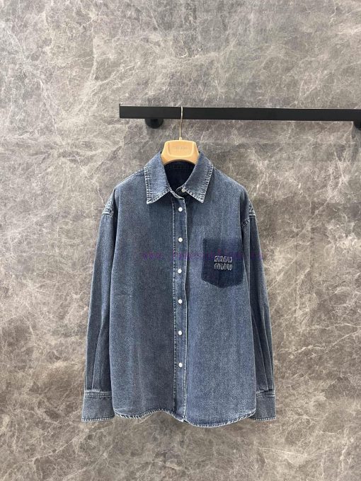 ZC61055 Miumi * 25Ss Spring/Summer New Collection: Vintage Style Washed Blue Denim Shirt Jacket r6g80hxj - Image 2
