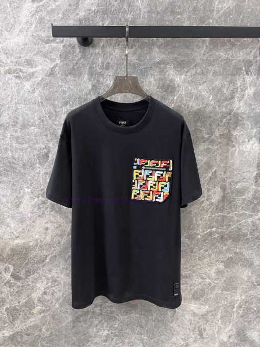 ZT60580 Fendi 25Ss Early Spring New High End Embroidered Zipper Pocket Patch Short Sleeve T-shi megndmms