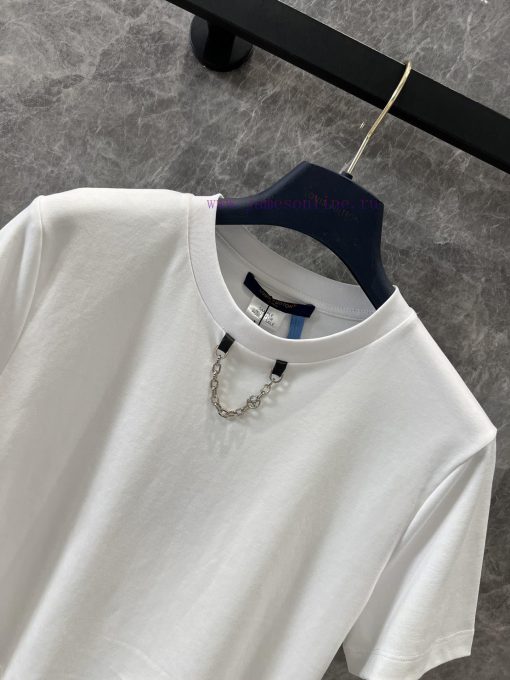 ZT60581 Louis Vuitton 25Ss Early Spring New Back Logo Printed Chain Short Sleeved T-shirt 丨 Dev a8zjav4d - Image 4