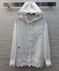 CC76250 D 25 Spring/Summer A Gentle And Romantic Lace Patchwork Hooded Shirt With Bee Embroider i9ggx6vp