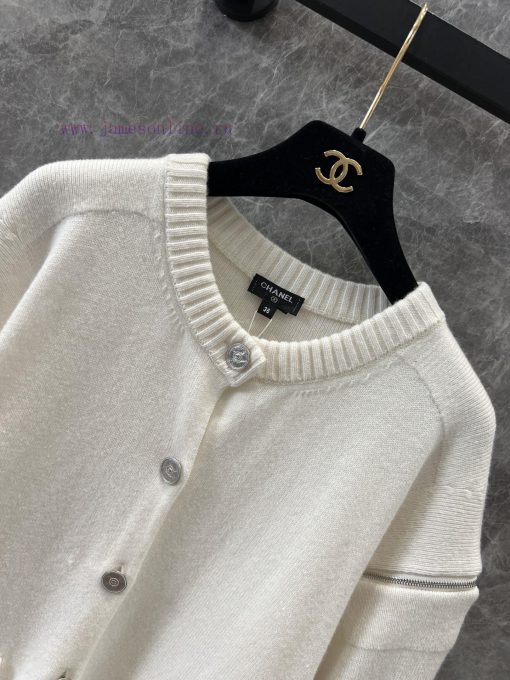 ZK60628 Chanel 25p Early Spring New Collection Wang Yibo Men's God Same Style Cashmere Cardigan 60uuf9w3 - Image 4