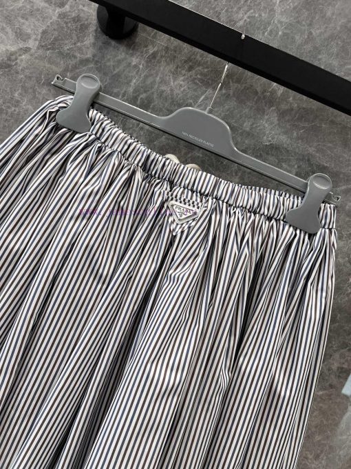 ZB60633 Prada 25Ss Early Spring New Vertical Stripe Hooded Lightweight Long Half Skirt | Yb Has 1k626u0m - Image 5