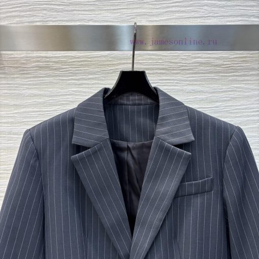 CW76309 Prada 25 Early Spring New Collection Gray Striped Suit Representing Fashionable Tempera jgau6m8p - Image 3