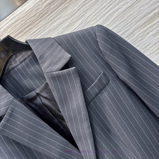 CW76309 Prada 25 Early Spring New Collection Gray Striped Suit Representing Fashionable Tempera jgau6m8p - Image 5