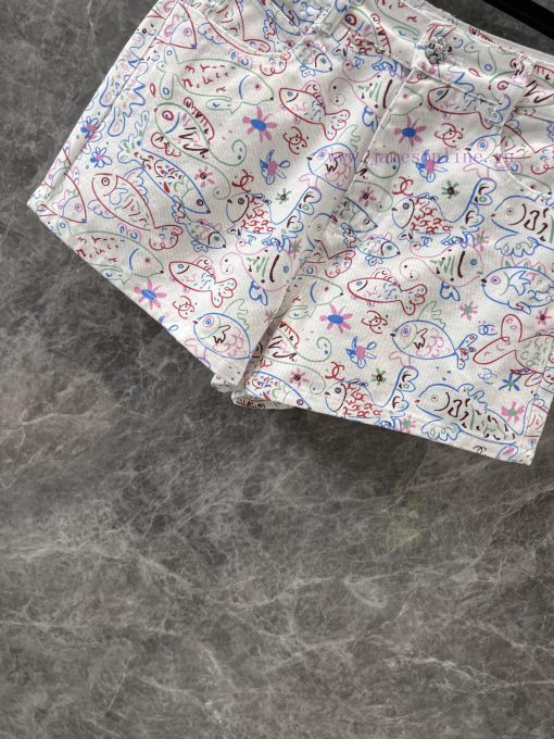 ZK60667 Chanel 25C Early Spring New Color Graffiti Fish Print Denim Shorts | Fashionable And Mu 1u0ru07h - Image 8