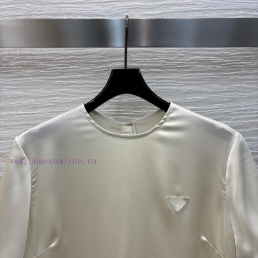 CT76550 Prada 25 Spring/Summer New Collection Triangular Decorative Round Neck Short Sleeve Top 0zrembux - Image 3