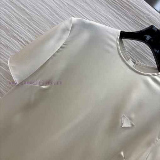 CT76550 Prada 25 Spring/Summer New Collection Triangular Decorative Round Neck Short Sleeve Top 0zrembux - Image 4