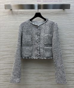 CW76712 Chanel 25 Early Spring New Collection Woven Round Neck Chanel Style Jacket With Pearl B m9jvmrsc