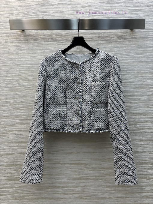 CW76712 Chanel 25 Early Spring New Collection Woven Round Neck Chanel Style Jacket With Pearl B m9jvmrsc