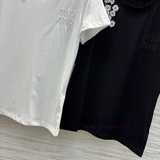 CT77015 Miu Miu 25 Spring/Summer New Collection Classic Short Sleeve T-shirt With Nail Bead Flo gzdeu9rx - Image 8