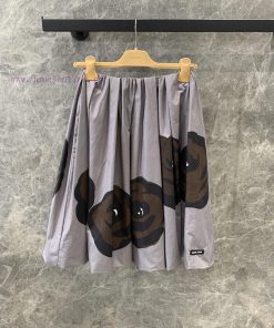 ZB60901 Miumi * 25SS Spring/Summer New High End Grey Flower Bud Half Length Skirt | The Flower cinqskcx