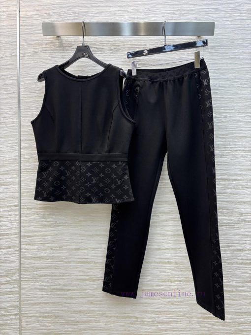 CT77138 Louis Vuitton 25 New Sleeveless Casual Set Is A Must-have Set For Every Girl's Wardrobe meuc9kep