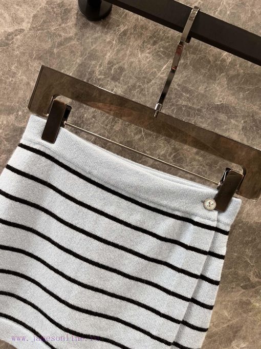 ZB60986 Chanel 25P Spring/Summer New Blue Striped Knitted Skirt | Developed By Yb This Product v6wz8ng0 - Image 4