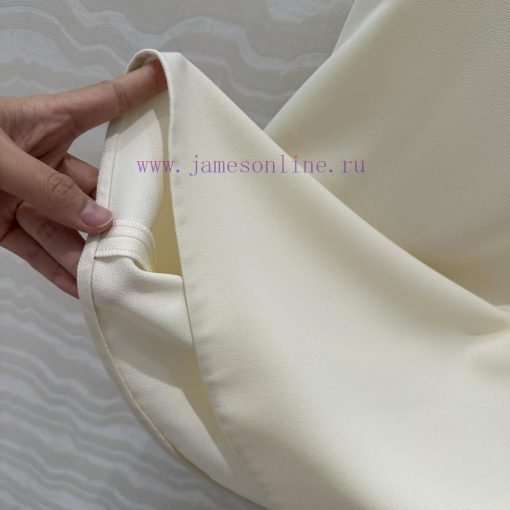 AT77213 Row Is A Stylish And Intelligent High-end Acetate U-neck Vest That Is Both Handmade And au1ullld - Image 8