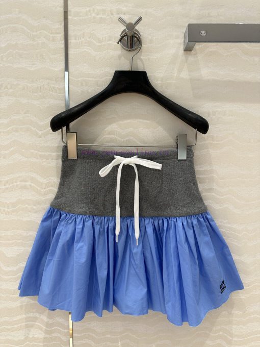 AB77215 Miu Miu Girls' Dress With College Style Ribbed Splicing Design Folded Short Half Skirt 0pgf86xy