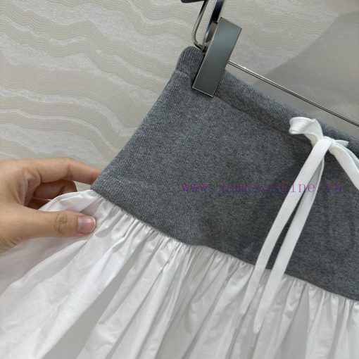 AB77215 Miu Miu Girls' Dress With College Style Ribbed Splicing Design Folded Short Half Skirt nsomdb27 - Image 7