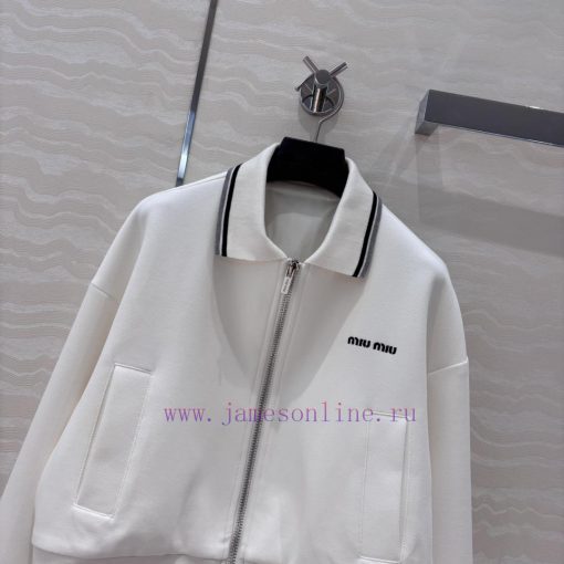 ️ AW77259 Miu Miu Girls' Fashion Style Hoodie Short Coat Customized Imported High Density Doubl 06j0um9o - Image 3