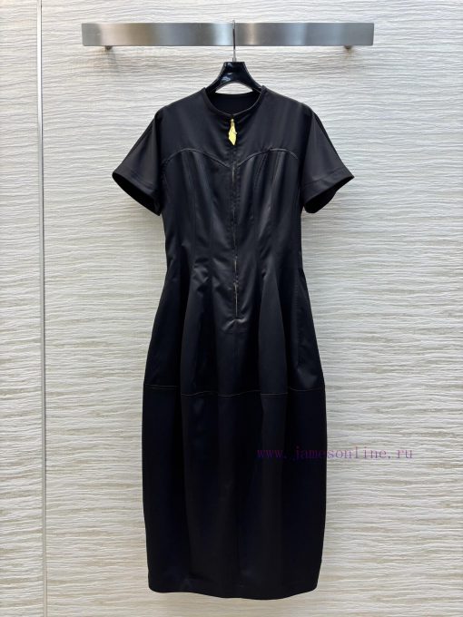 CL77281 Schiaparelli 25 Spring/Summer Round Neck Half Zipper Design Dress With Heavy Pleated De zvc40om8 - Image 2