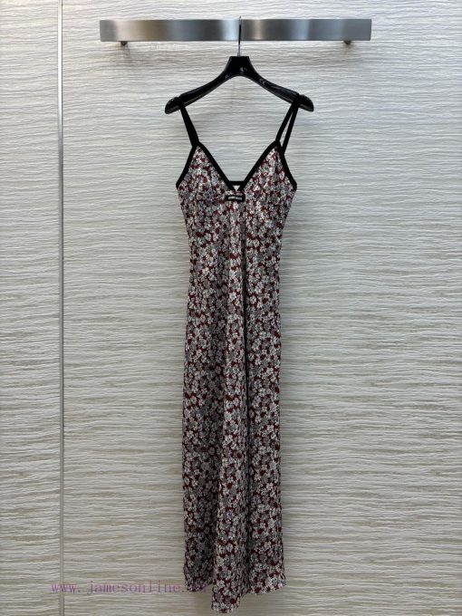CL77312 Miu Miu 25 Spring/Summer Small Floral V-neck Spaghetti Strap Dress Is A Must-have Sexy r4o8k5yh
