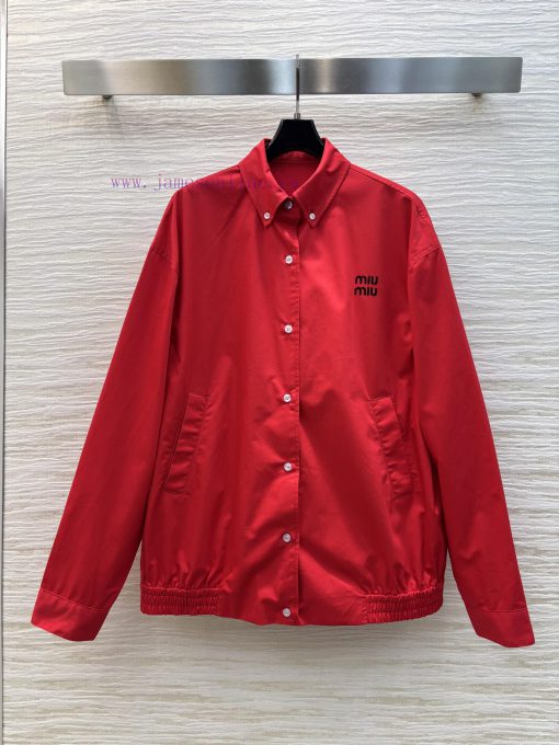 CW77379 Miu Miu 25 Early Spring New Collection Red Collar Jacket With Embroidered Letter Logo H o860h397 - Image 2